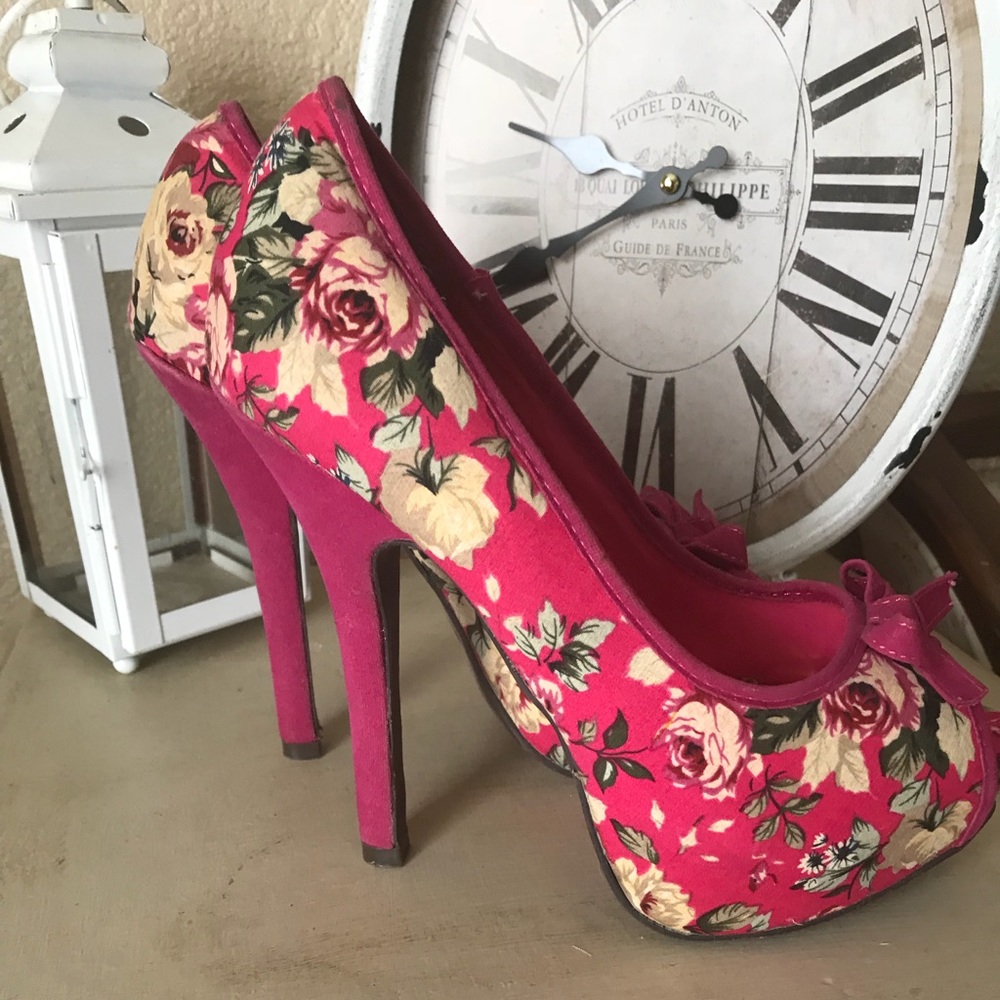 Beautiful PUMP HEELS - Picture 7 of 8